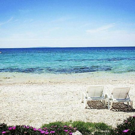 Mobile Home Mediteran Superior By The Pool In Caravan Park Strasko, โนวาลยา ภายนอก รูปภาพ