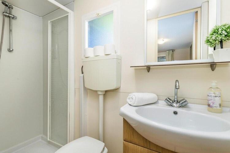 Mobile Home Mediteran Superior By The Pool In Caravan Park Strasko, โนวาลยา ภายนอก รูปภาพ