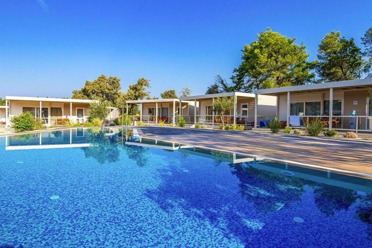 Mobile Home Mediteran Superior By The Pool In Caravan Park Strasko, โนวาลยา ภายนอก รูปภาพ