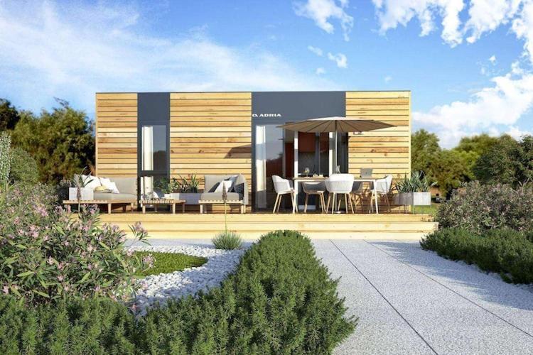Mobile Home Mediteran Superior By The Pool In Caravan Park Strasko, โนวาลยา ภายนอก รูปภาพ