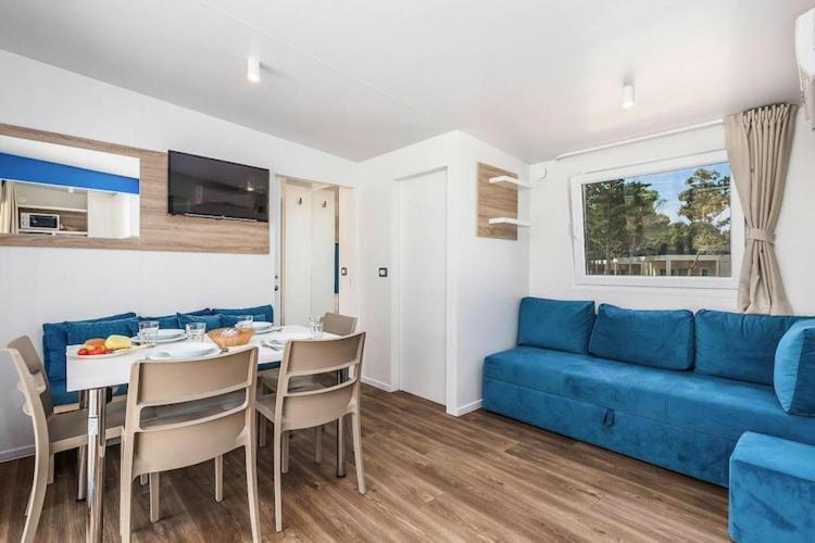 Mobile Home Mediteran Superior By The Pool In Caravan Park Strasko, โนวาลยา ภายนอก รูปภาพ
