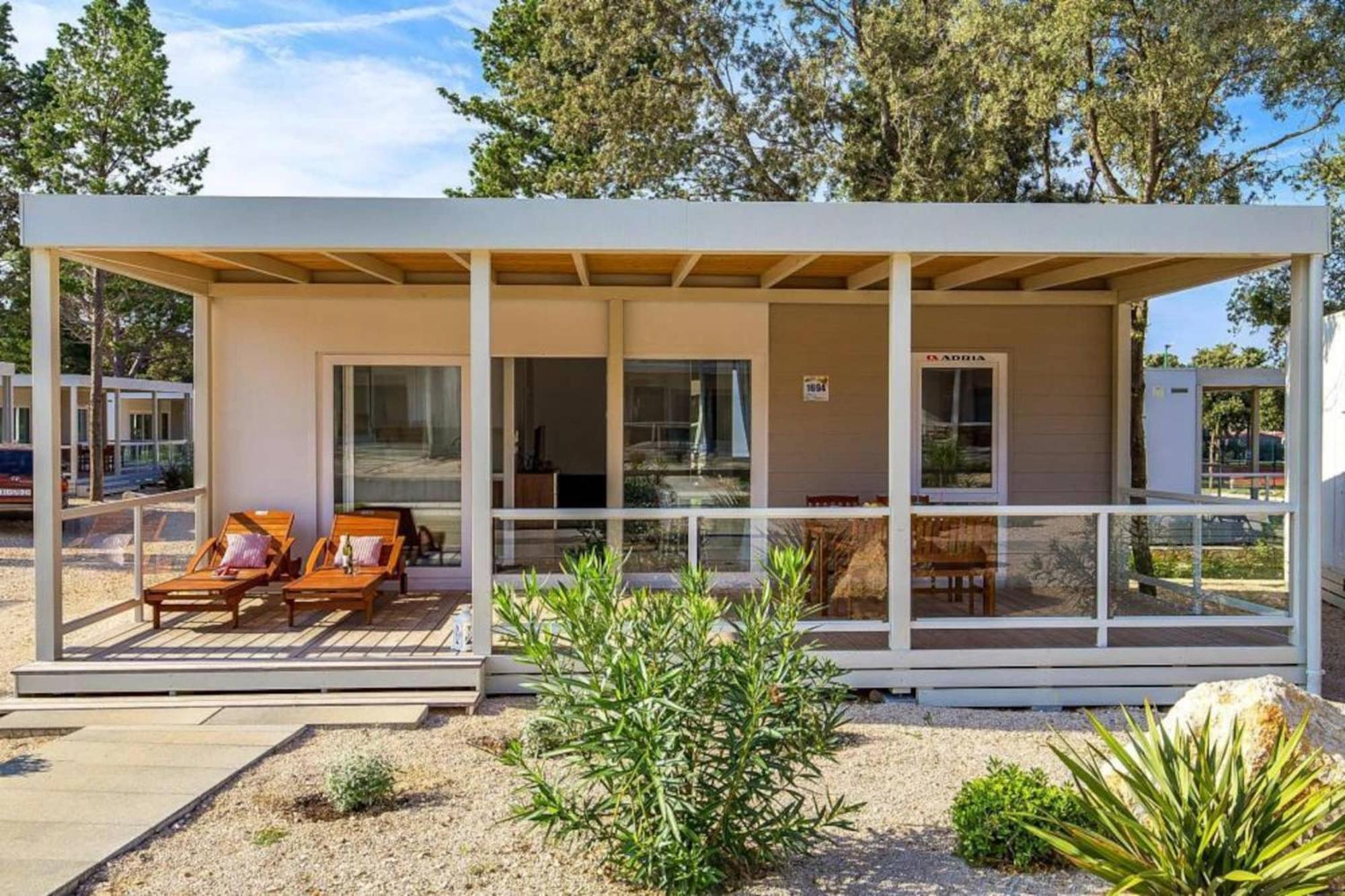 Mobile Home Mediteran Superior By The Pool In Caravan Park Strasko, โนวาลยา ภายนอก รูปภาพ